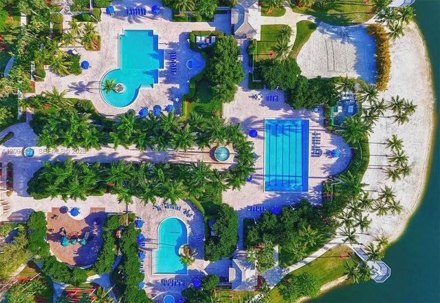 781 NW 170th Ter, Pembroke Pines, FL 33028