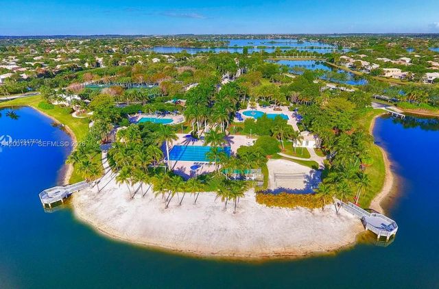 781 NW 170th Ter, Pembroke Pines, FL 33028