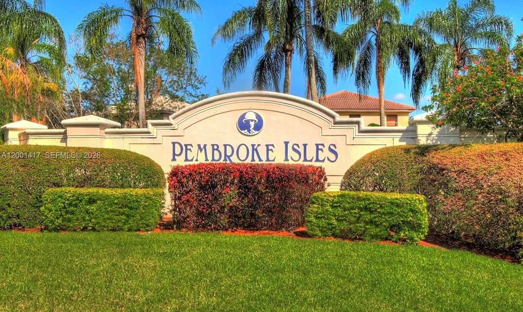 781 NW 170th Ter, Pembroke Pines, FL 33028