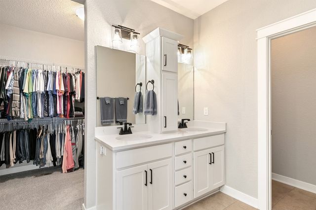 1010 Harrington Way, Waukee, IA 50263