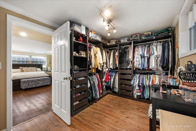 647 N Ridgemoor Avenue, Mundelein, IL 60060