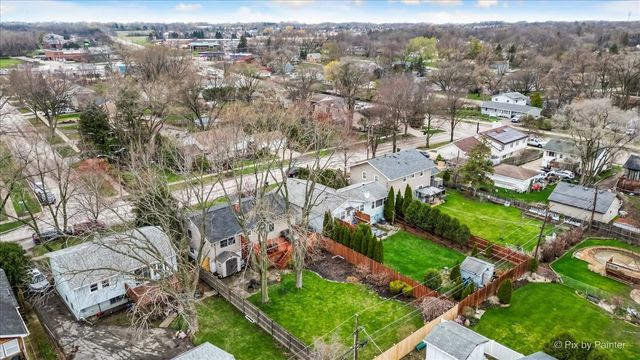 647 N Ridgemoor Avenue, Mundelein, IL 60060