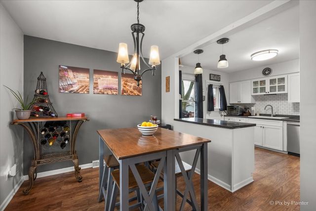 647 N Ridgemoor Avenue, Mundelein, IL 60060