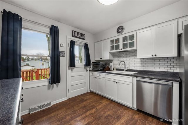 647 N Ridgemoor Avenue, Mundelein, IL 60060