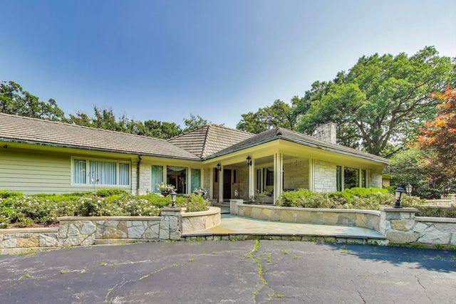 6500 Shady Lane, Burr Ridge, IL 60527