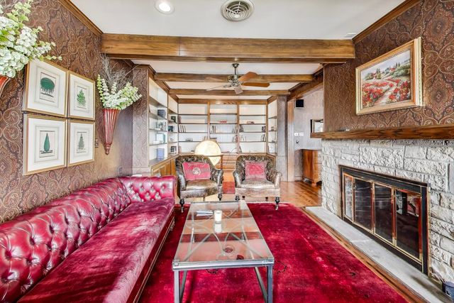 6500 Shady Lane, Burr Ridge, IL 60527