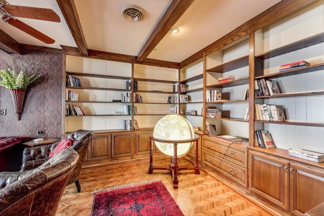 6500 Shady Lane, Burr Ridge, IL 60527