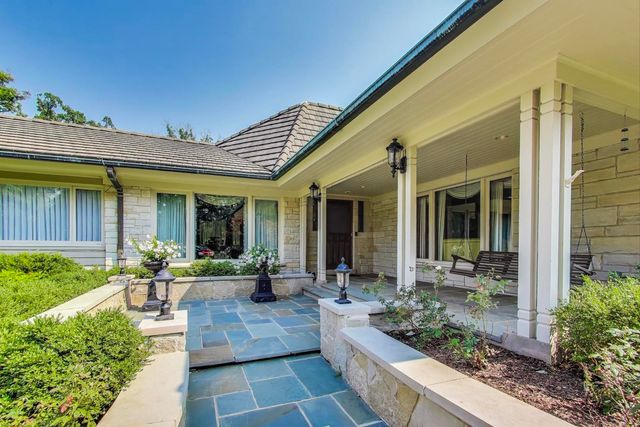 6500 Shady Lane, Burr Ridge, IL 60527