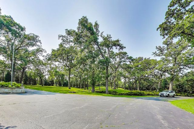 6500 Shady Lane, Burr Ridge, IL 60527