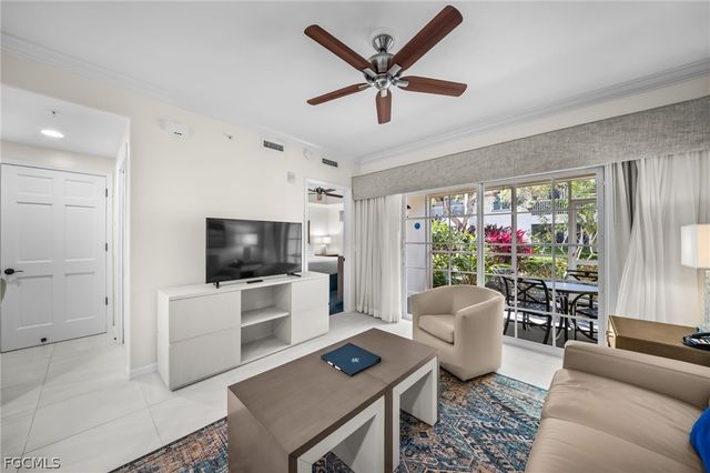 221 9th ST S 127, Naples, FL 34102