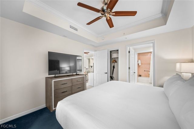 221 9th ST S 127, Naples, FL 34102