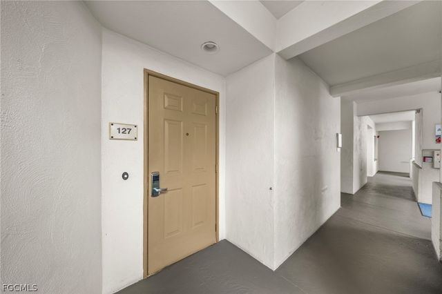 221 9th ST S 127, Naples, FL 34102