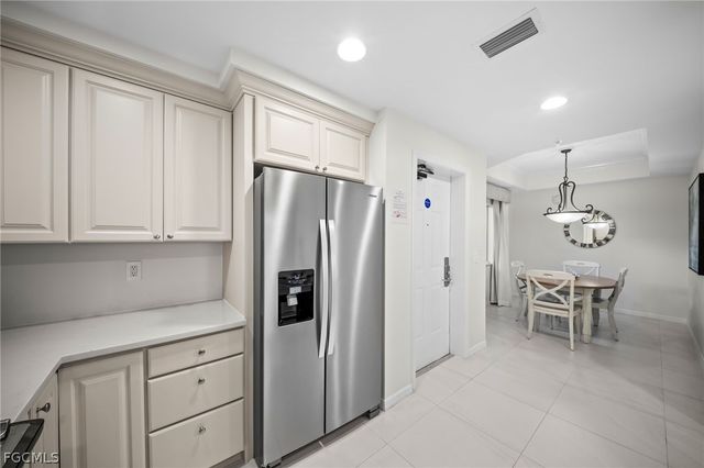 221 9th ST S 127, Naples, FL 34102