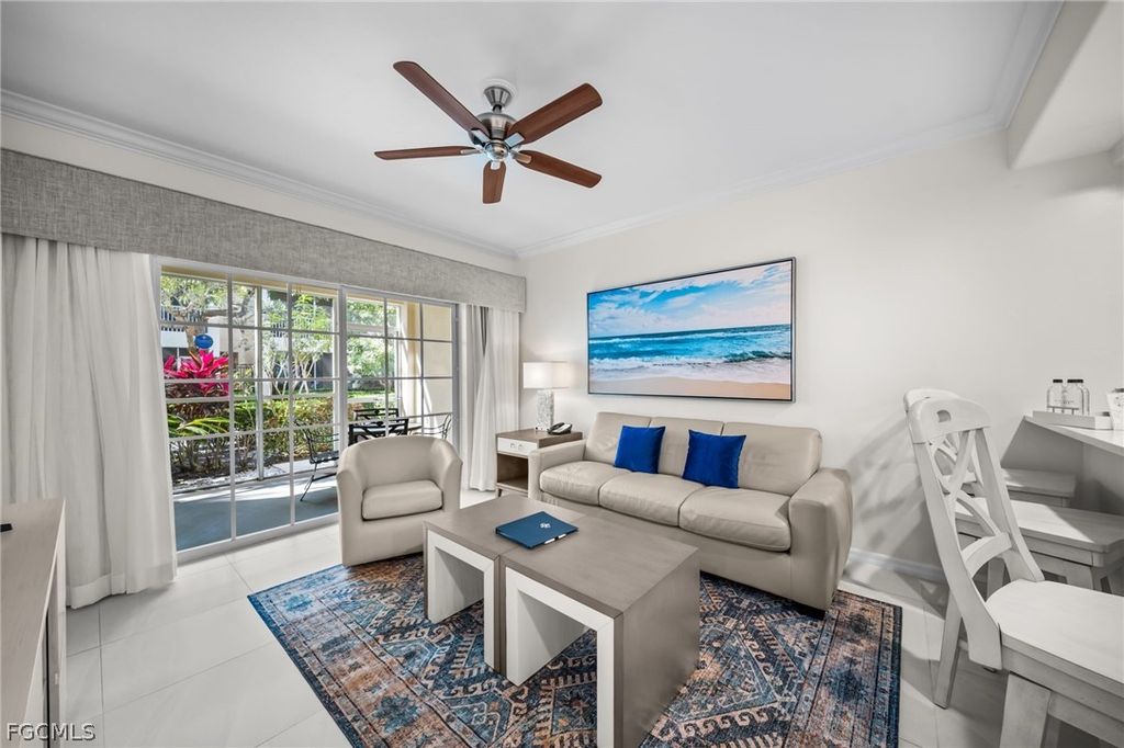 221 9th ST S 127, Naples, FL 34102