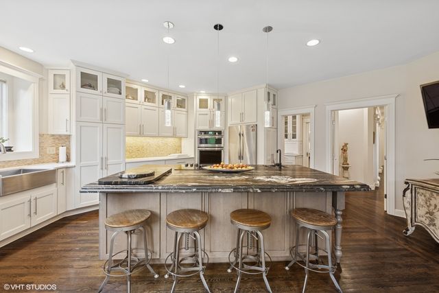 440 Woodside Avenue, Hinsdale, IL 60521