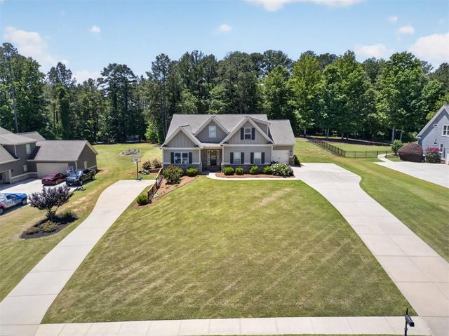 1171 Sterling Lake Drive, Jefferson, GA 30549