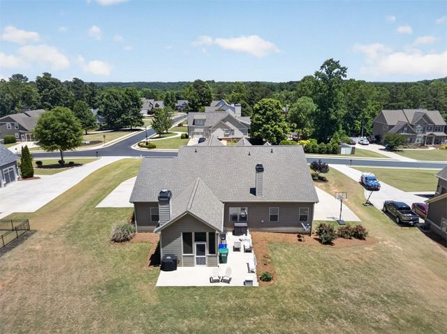 1171 Sterling Lake Drive, Jefferson, GA 30549