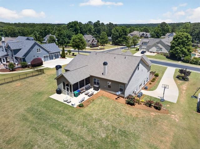 1171 Sterling Lake Drive, Jefferson, GA 30549