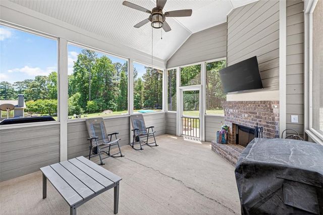 1171 Sterling Lake Drive, Jefferson, GA 30549