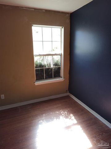 135 Valdosta Ave, Pensacola, FL 32507