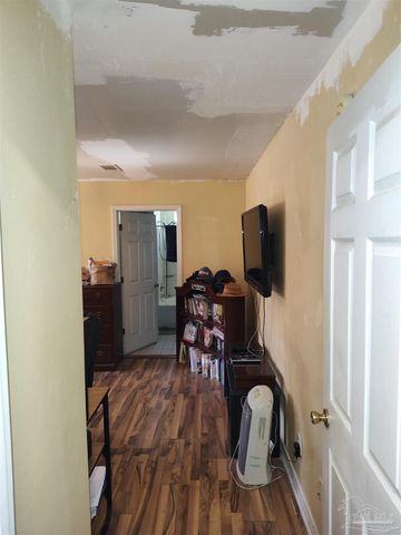 135 Valdosta Ave, Pensacola, FL 32507