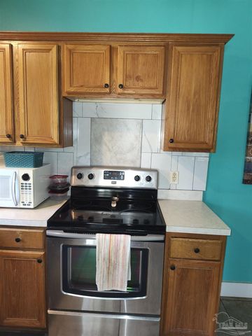 135 Valdosta Ave, Pensacola, FL 32507