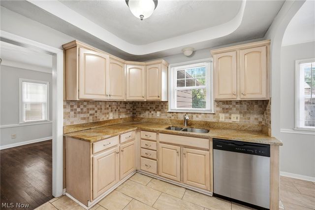 3889 Grenville Road, University Heights, OH 44118