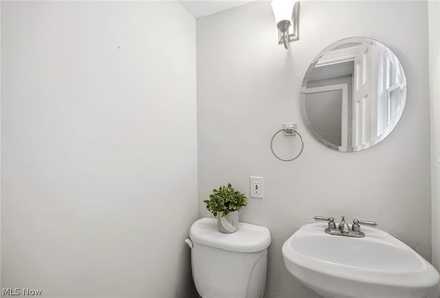 3889 Grenville Road, University Heights, OH 44118