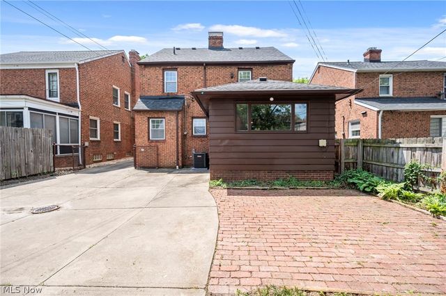3889 Grenville Road, University Heights, OH 44118