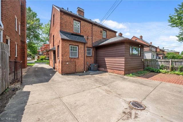 3889 Grenville Road, University Heights, OH 44118