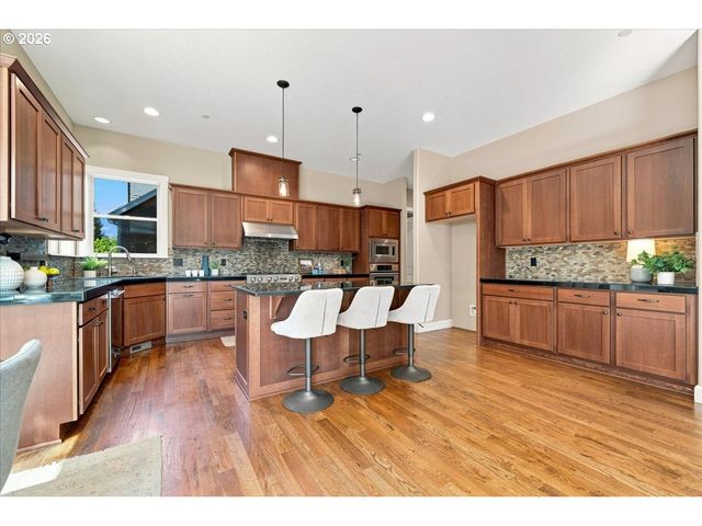 10766 Nw JORDAN Ln, Portland, OR 97210
