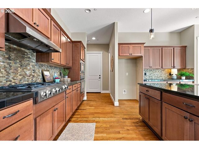 10766 Nw JORDAN Ln, Portland, OR 97210