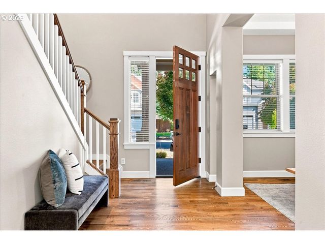 10766 Nw JORDAN Ln, Portland, OR 97210