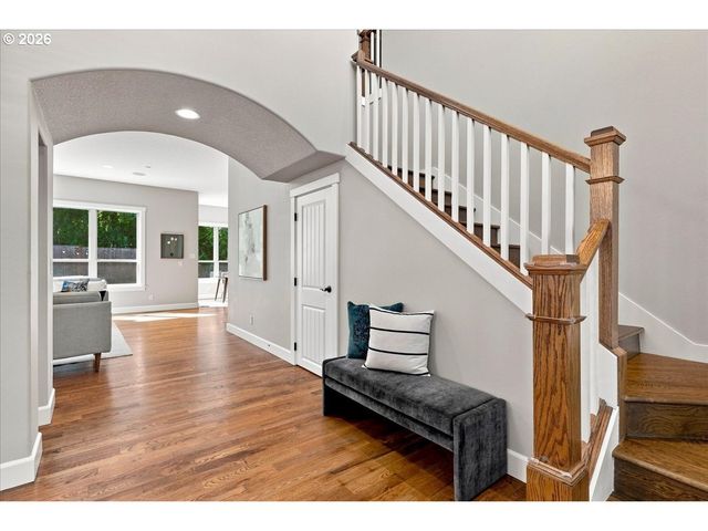 10766 Nw JORDAN Ln, Portland, OR 97210