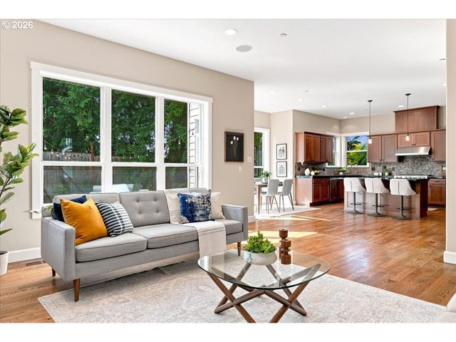 10766 Nw JORDAN Ln, Portland, OR 97210