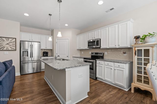 1611 E New Carraway Place SE, Bolivia, NC 28422
