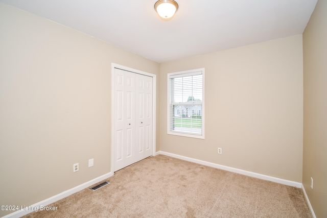 4662 Shenandoah Dr, Louisville, KY 40241