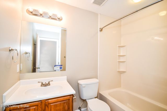 4662 Shenandoah Dr, Louisville, KY 40241