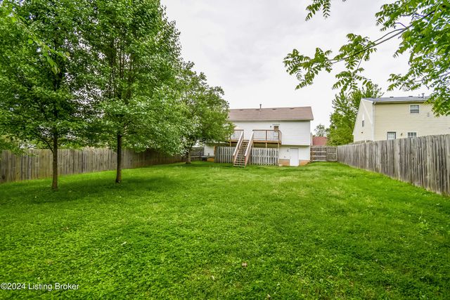 4662 Shenandoah Dr, Louisville, KY 40241