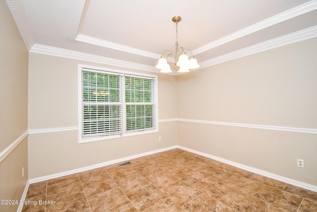 4662 Shenandoah Dr, Louisville, KY 40241