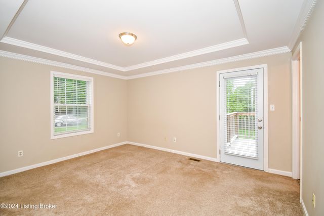 4662 Shenandoah Dr, Louisville, KY 40241