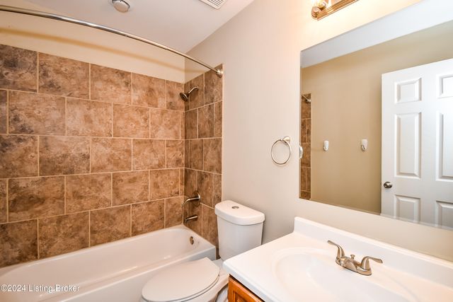 4662 Shenandoah Dr, Louisville, KY 40241