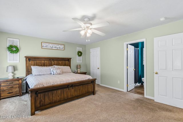 11808 Oak Bay Dr, Louisville, KY 40245