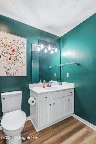 11808 Oak Bay Dr, Louisville, KY 40245