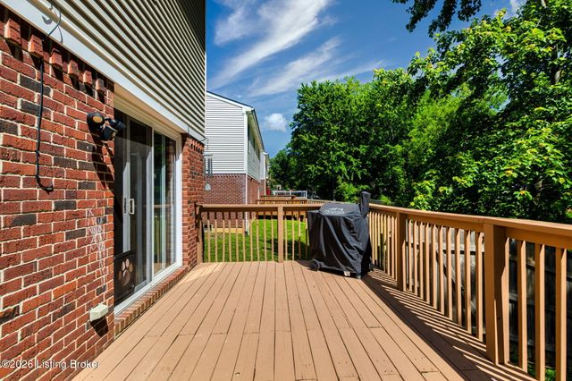 11808 Oak Bay Dr, Louisville, KY 40245