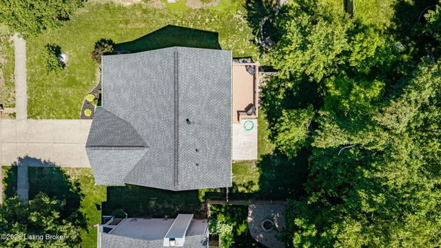 11808 Oak Bay Dr, Louisville, KY 40245