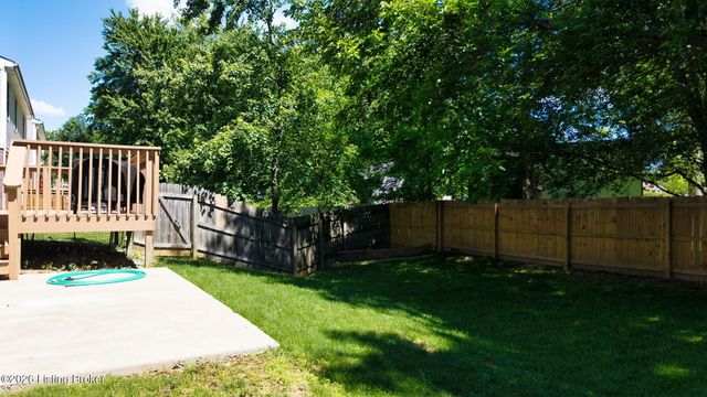 11808 Oak Bay Dr, Louisville, KY 40245