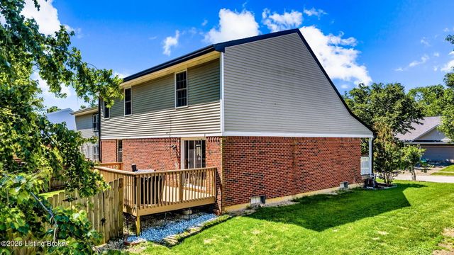 11808 Oak Bay Dr, Louisville, KY 40245