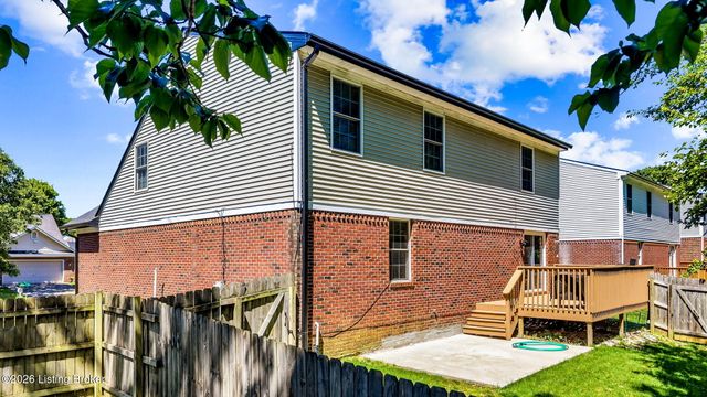 11808 Oak Bay Dr, Louisville, KY 40245