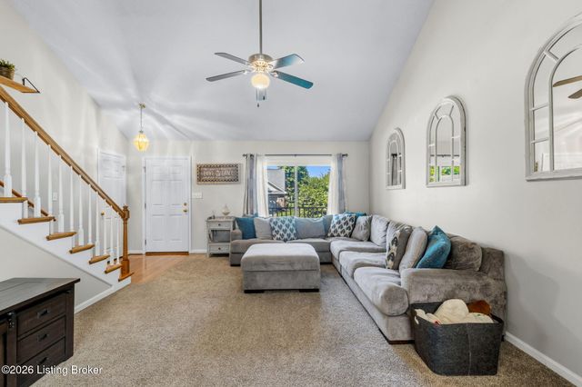 11808 Oak Bay Dr, Louisville, KY 40245